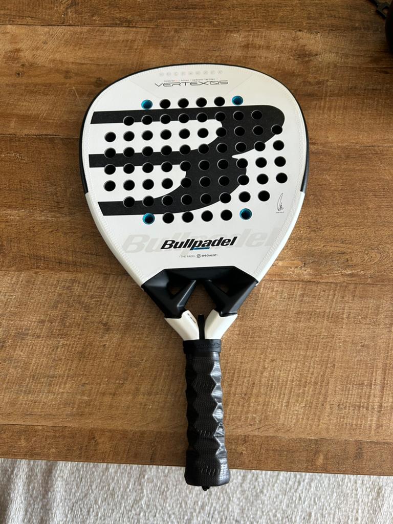 Bullpadel Vertex 05 (2026), Sport en Fitness, Padel, Ophalen, Zo goed als nieuw