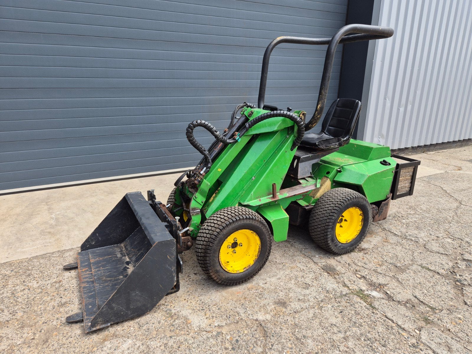 Avant Telescoopshovel wiellader, Ophalen