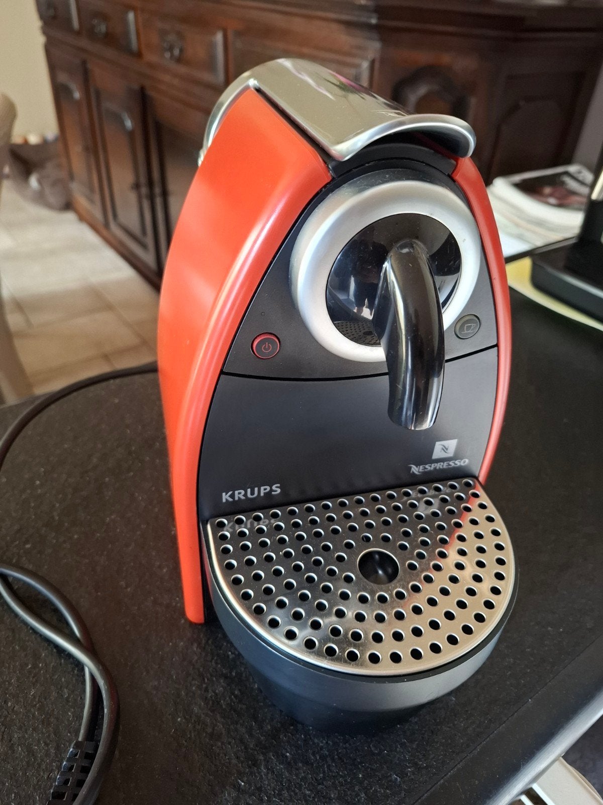 Nespresso Krups, Elektronische apparatuur, Ophalen, Zo goed als nieuw, Koffiepads en cups, Afneembaar waterreservoir