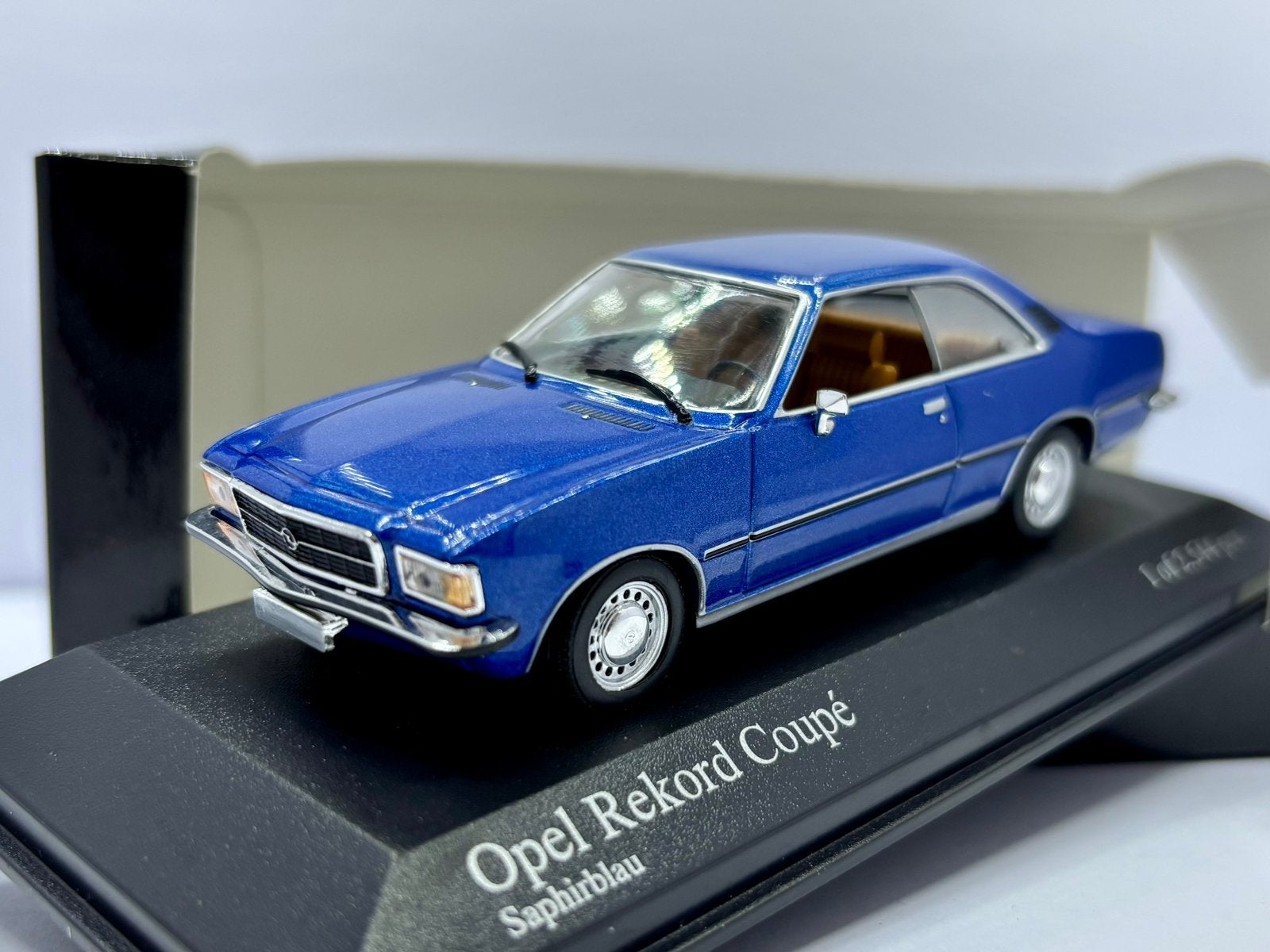1:43 Opel rekord coupé 1975, Hobby en Vrije tijd, Modelauto's | 1:43, Ophalen of Verzenden, Zo goed als nieuw, MiniChamps