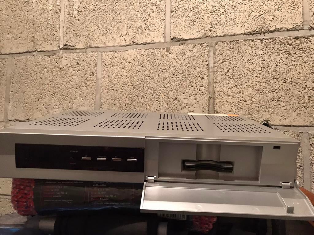 A vendre satellite HUMAX CI -8100