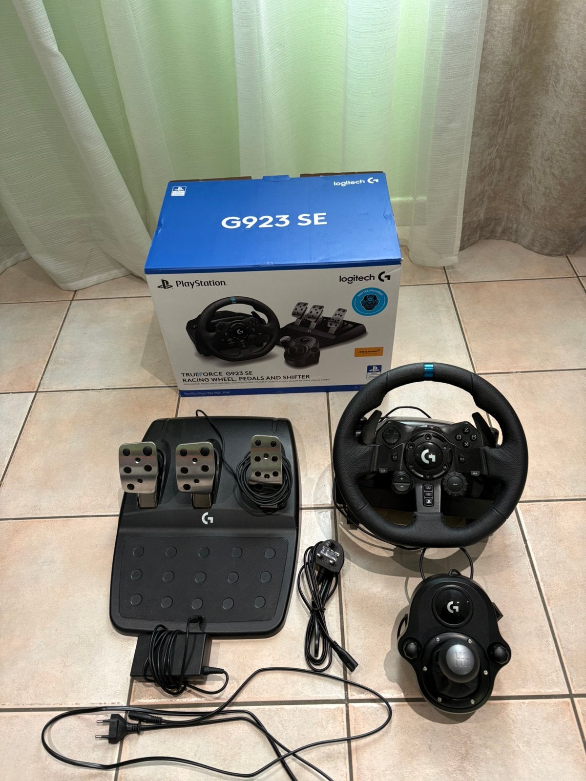 Volant Logitech g923 avec pédales et levier de vitesse, Consoles de jeu & Jeux vidéo, Enlèvement, Comme neuf, Volant ou Pédales