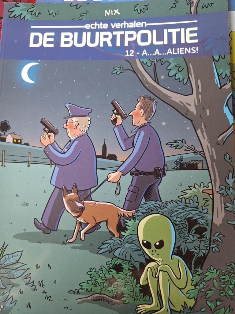 12 A...a...aliens!, Boeken, Ophalen
