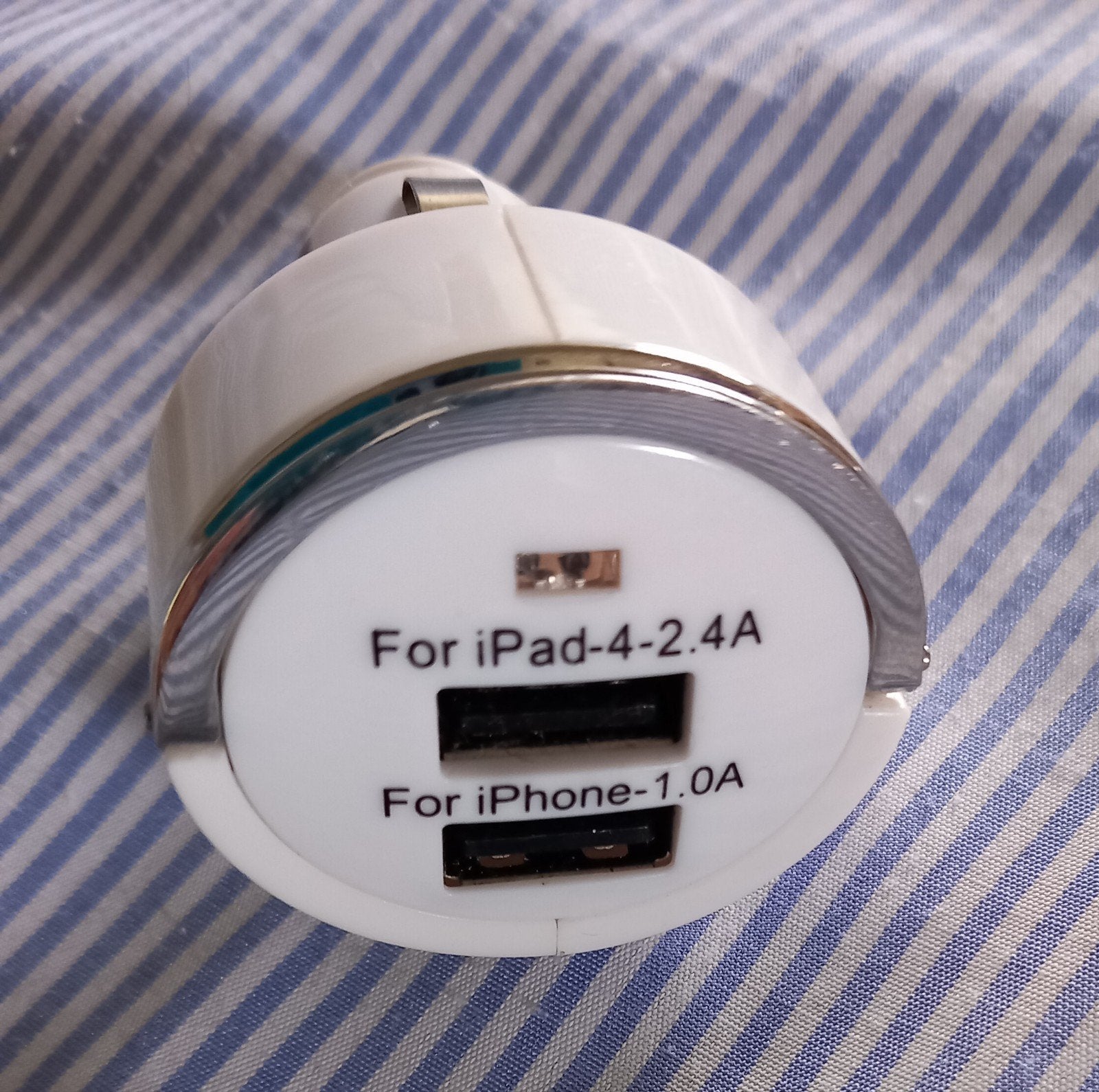 Adaptateur iPad et iPhone -> 2€, Comme neuf, Enlèvement, Apple, Prise allume-cigare