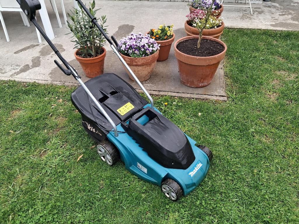 Makita grasmachine (37 cm), Jardin & Terrasse, Tondeuses à gazon, Tondeuse rotative, 30 à 39 cm, Enlèvement, Bac de ramassage