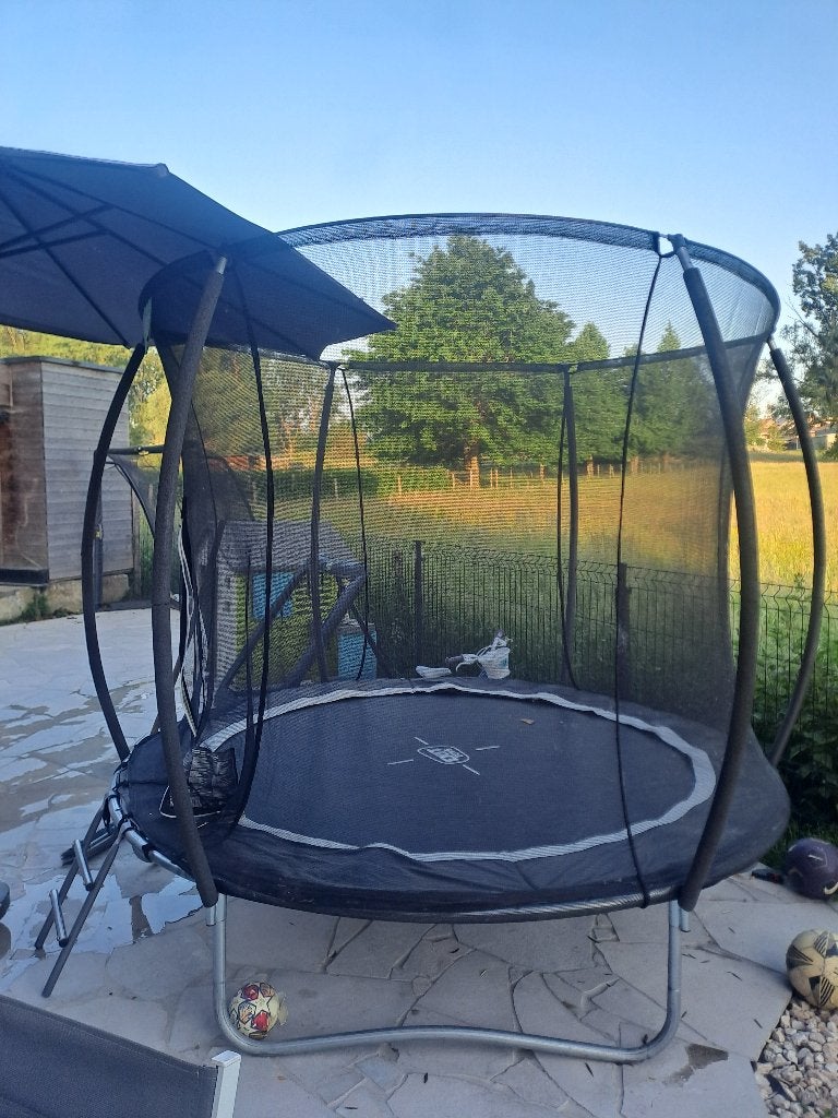 Trampoline exit, Enlèvement, Utilisé