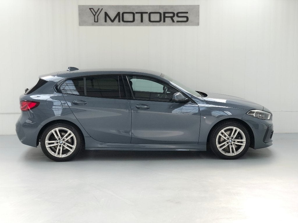 BMW 118 i PACK-M SHADOW LINE LIVE COCKPIT GARANTIE 1 AN, Auto's, BMW, 100 kW, Parkeerassistent, 1 Reeks, Leder en Stof
