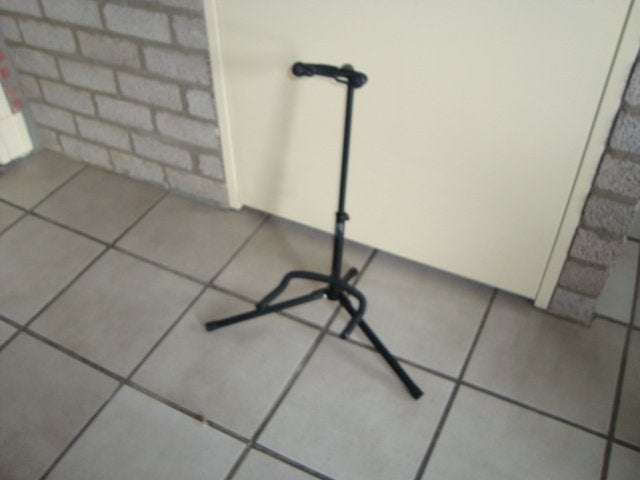 Support pour guitare Hamilton à 3 pieds NOUVEAU, 9,95€, Musique & Instruments, Pieds, Enlèvement ou Envoi, Neuf, Pied pour instrument