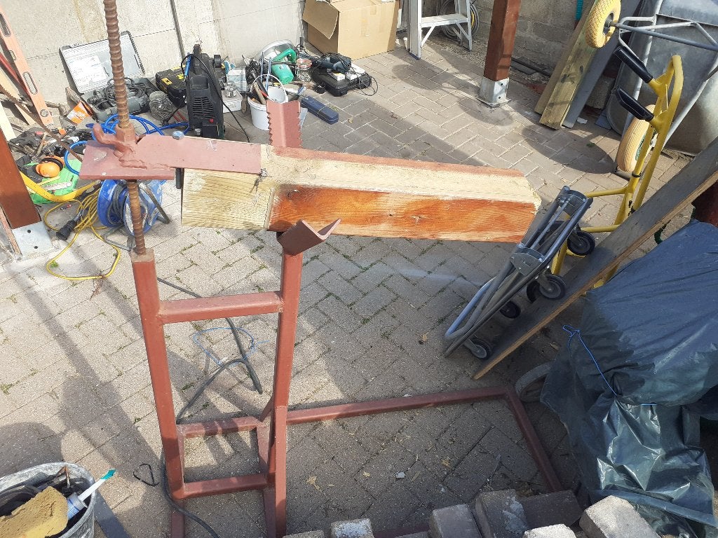 Ijzeren zaagbok voor hout, Ophalen