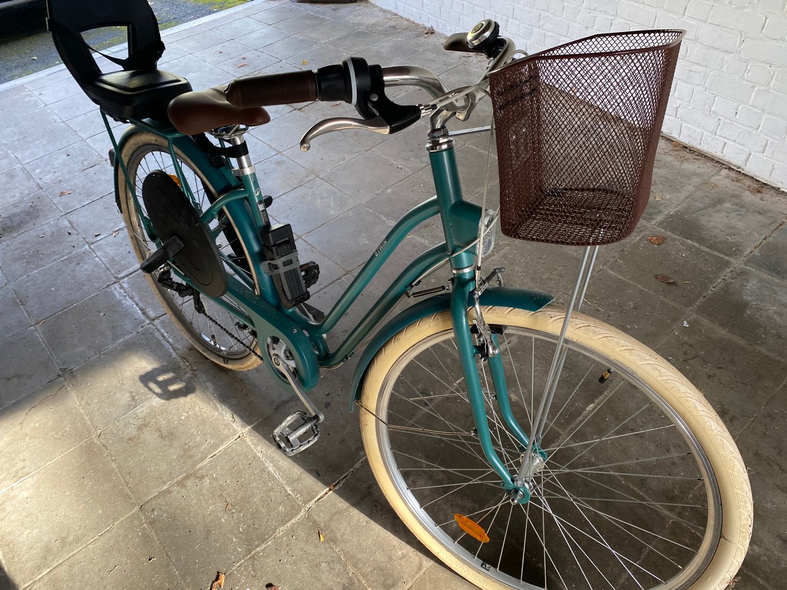 B'TWIN Elops 520 Women's City Bike w/ Child Seat & Lock, Vélos & Vélomoteurs, Autres marques, Frein sur jante, Comme neuf, Enlèvement