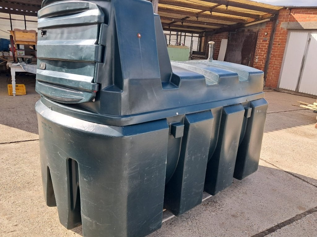 Mazouttank dubbelwandig 2500 liter met ingebouwde pomp, Auto-onderdelen, Ophalen