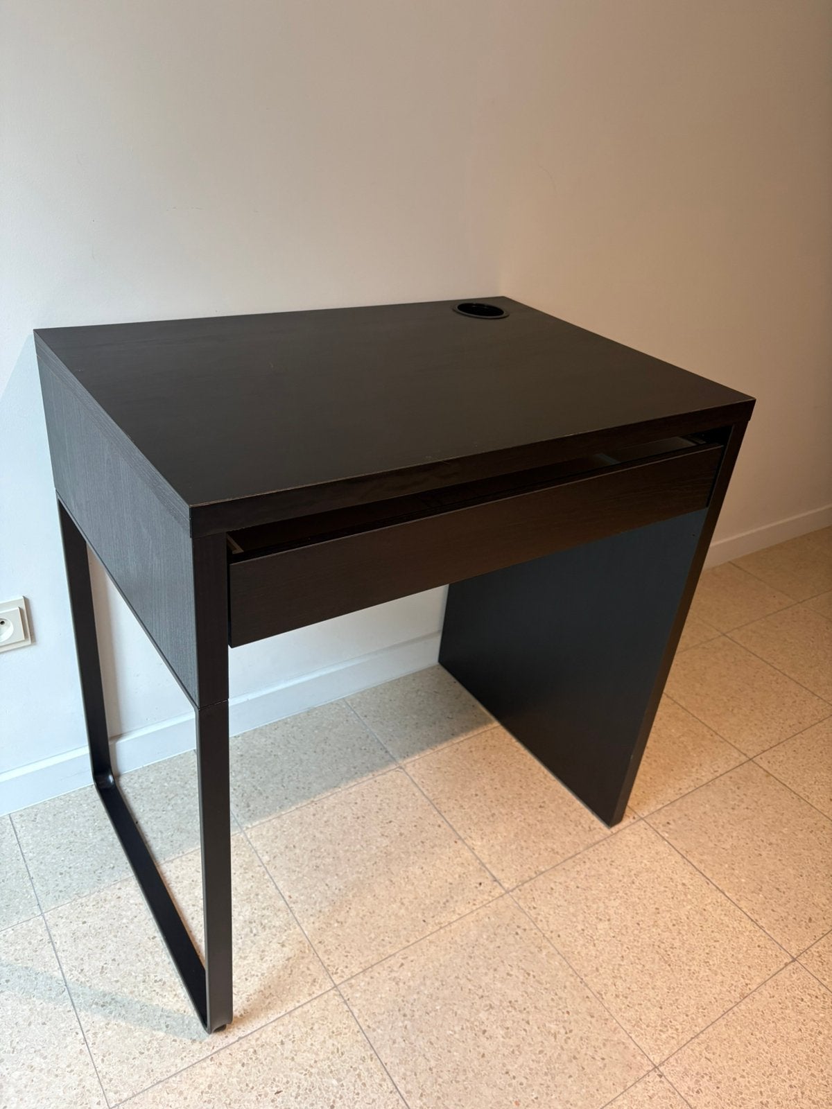 IKEA Micke bureau, Huis en Inrichting, Bureaus, Ophalen, Zo goed als nieuw, IKEA