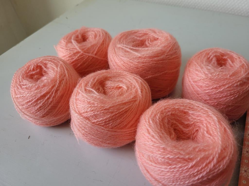 135g Isabelle salmon Rose/Courtelle 3 suisse breigaren, Verzenden, Nieuw, Breien, Wol of Garen