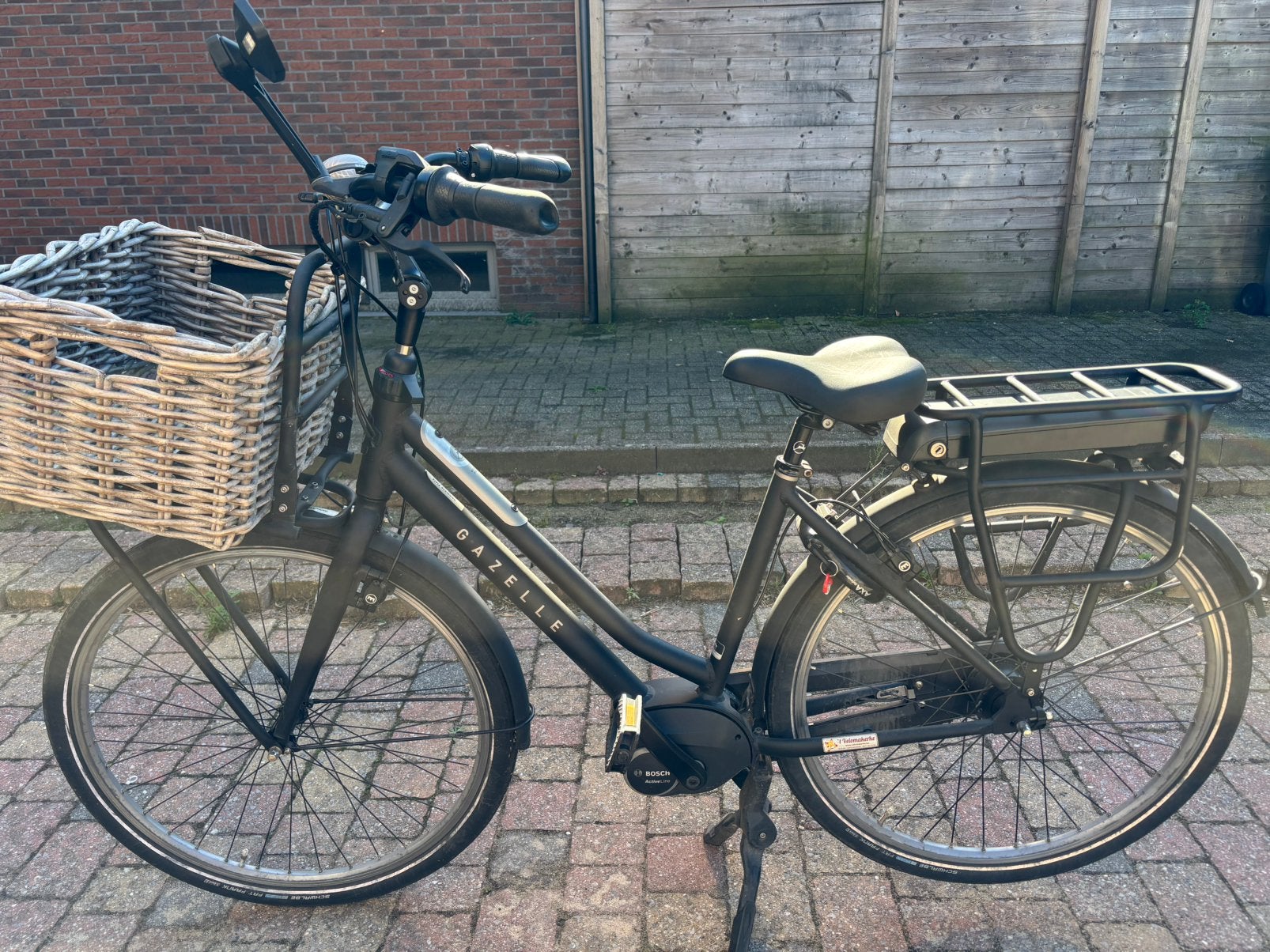 Elektrische damesfiets, Fietsen en Brommers, Ophalen, Zo goed als nieuw, Velgrem, Versnellingen