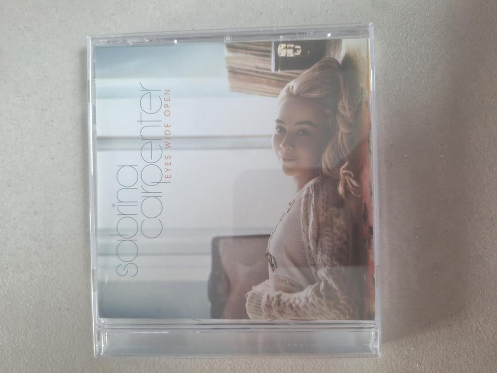 Eyes Wide Open: Sabrina Carpenter, Enlèvement, Comme neuf