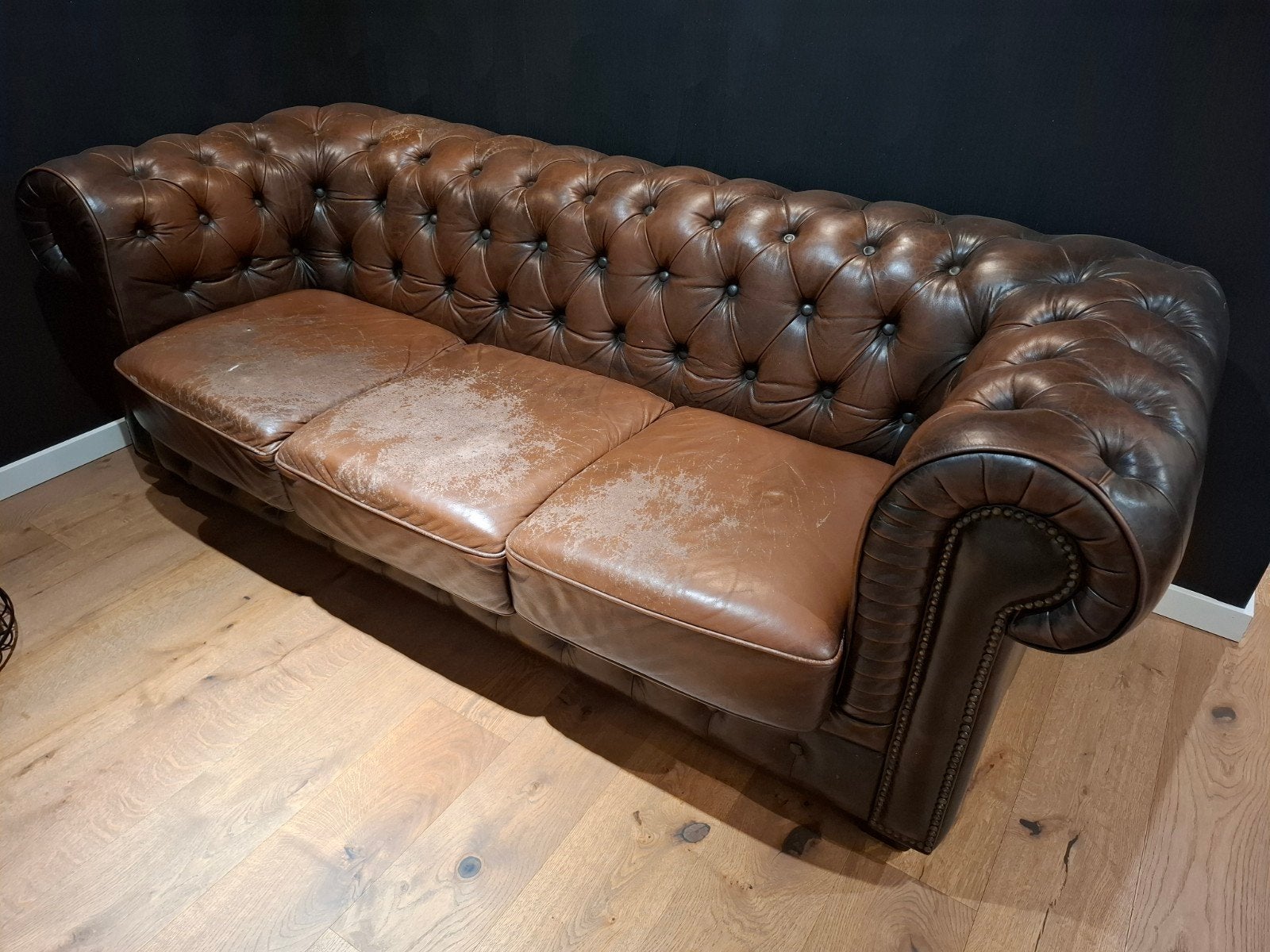 Authentieke Chesterfield 3-zits lederen zetel, Huis en Inrichting, Ophalen, Gebruikt, Driepersoons, Rechte bank
