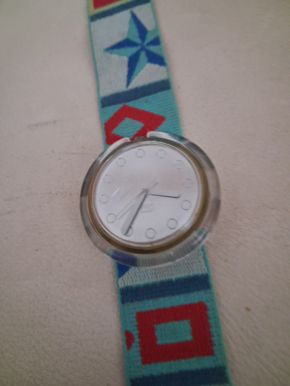 Oude pop swatch, batterij moet vervangen worden.⁸, Ophalen of Verzenden