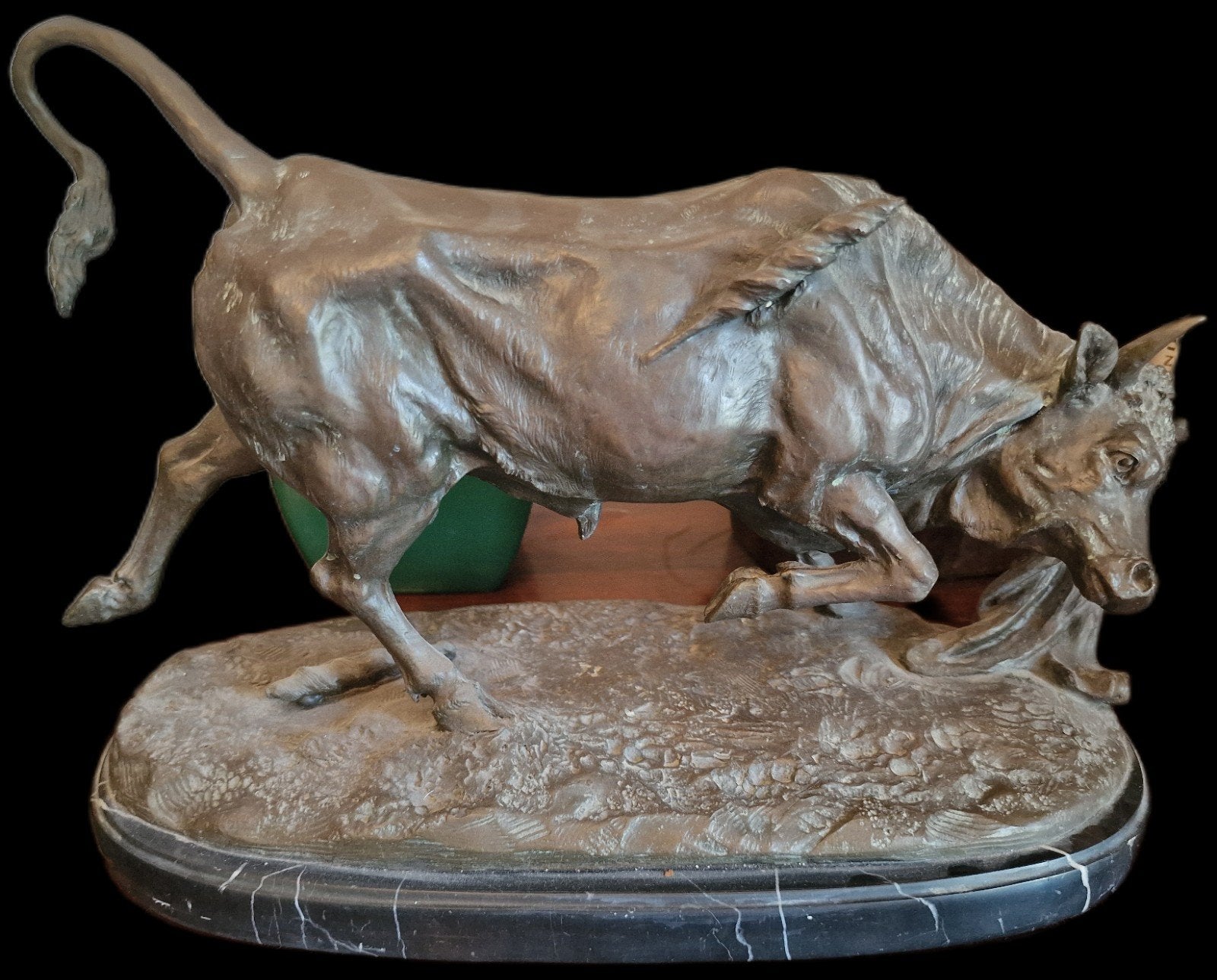 Taureau en bronze, Enlèvement, Bronze
