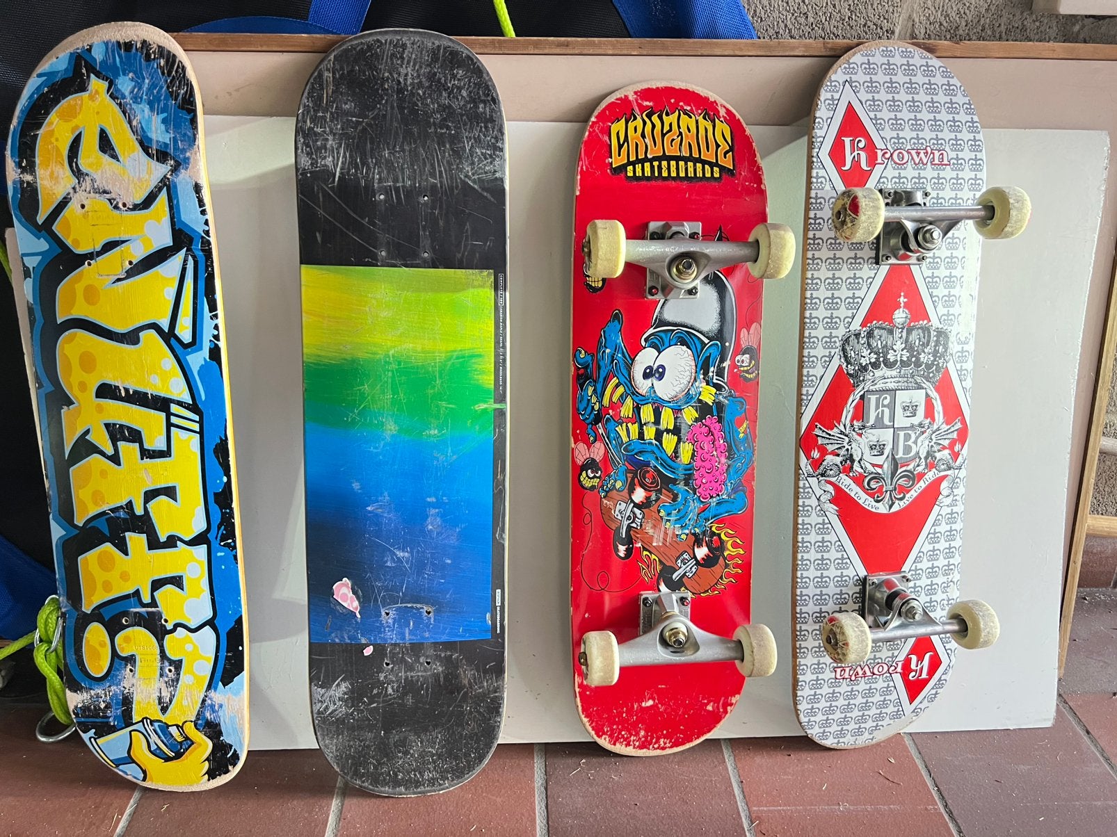 4 Skateboarden (2 met wielen - 2 enkel plank (zonder wielen), Ophalen, Gebruikt, Skateboard