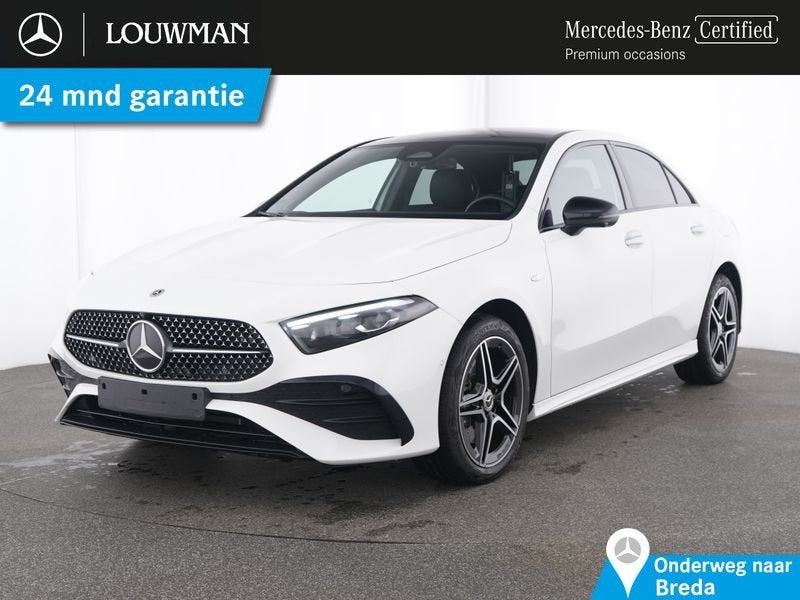 Mercedes-Benz A 250 e AMG plug-In Hybride AMG Line Premium P, Auto's, Automaat, Navigatiesysteem, Zwart, Wit