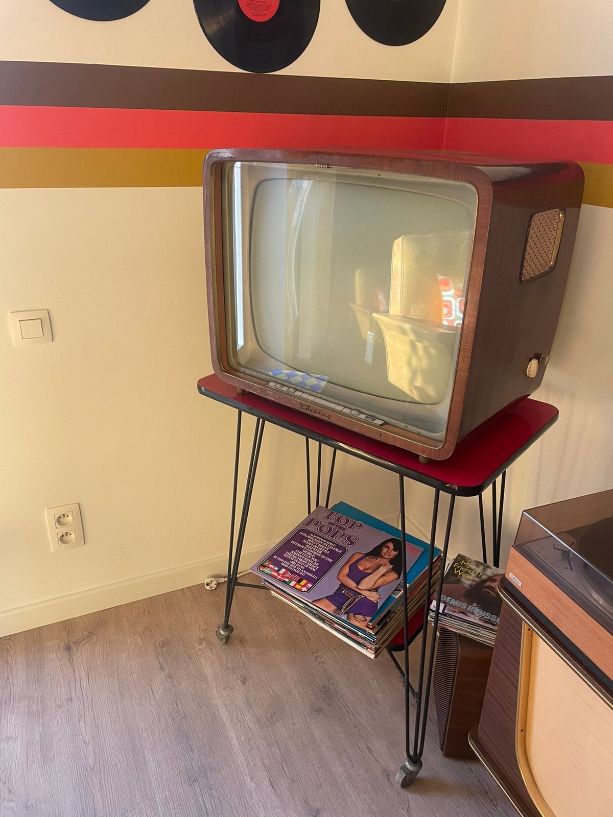 Vintage tv en tv meubel, Antiek en Kunst, Curiosa en Brocante, Ophalen