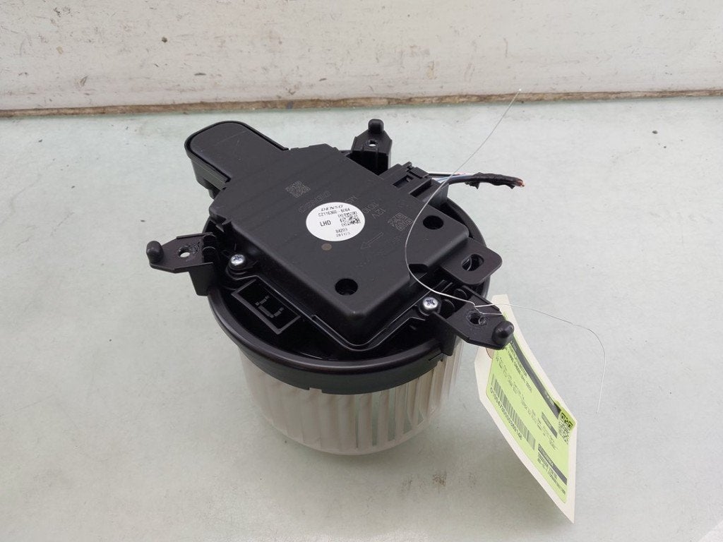 VENTILATEUR RADIATEUR MOTEUR Toyota Yaris Cross (PB1 / PJ1), DENSO EUROPE B.V., Info@denso.nl, Toyota, Utilisé