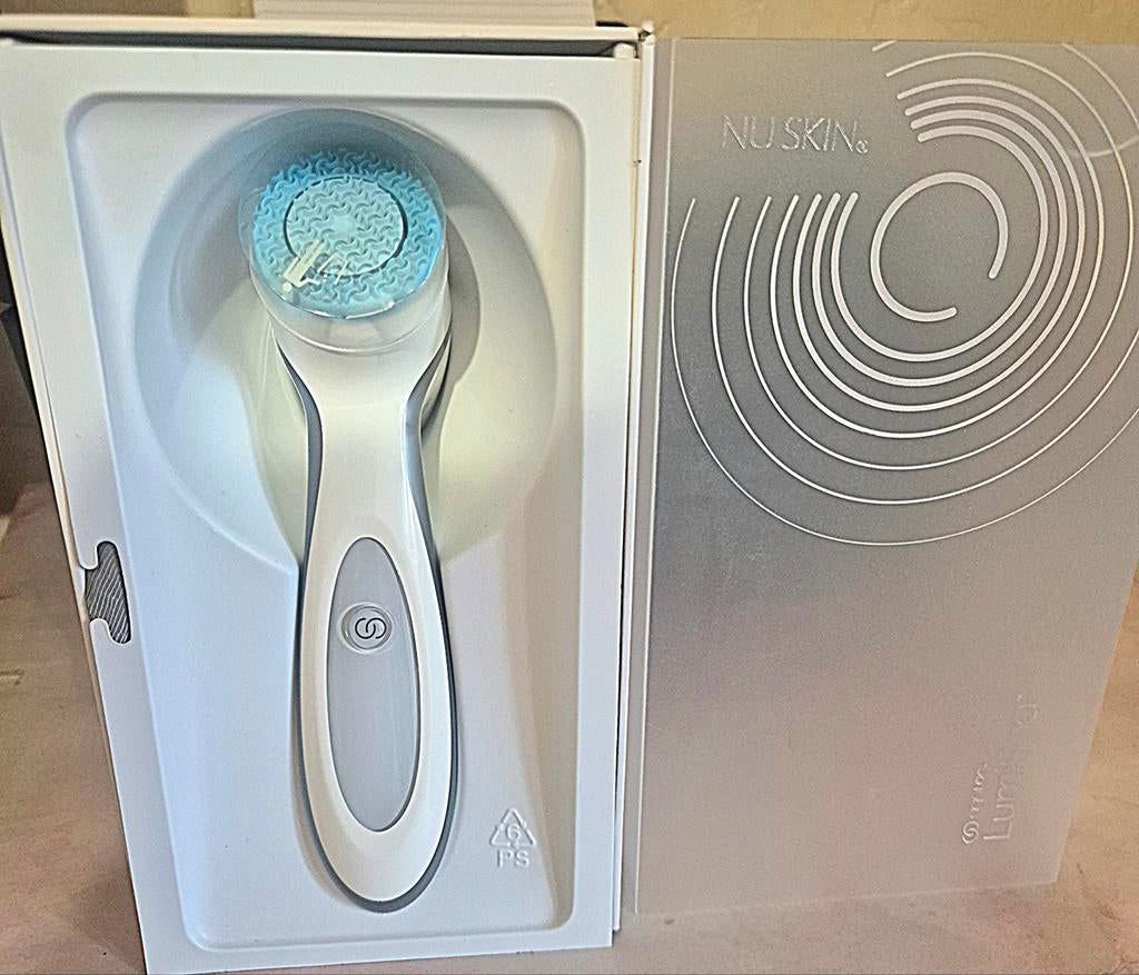 Lumispa Nuskin, Enlèvement