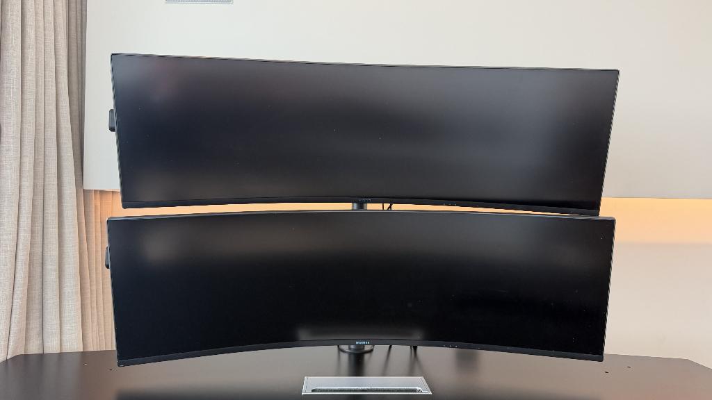 2x Samsung C49HG90 49" ultrawide + bras double moniteur, VA, Enlèvement, Utilisé, DisplayPort
