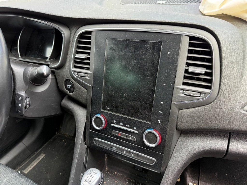 MULTI MEDIA COMPUTER Renault Megane IV (RFBB) (01-2015/-), Gebruikt, Renault, Peter-Huppertz-Straße 5
51063  Köln, DE, Dialog.deutschland@renault.de