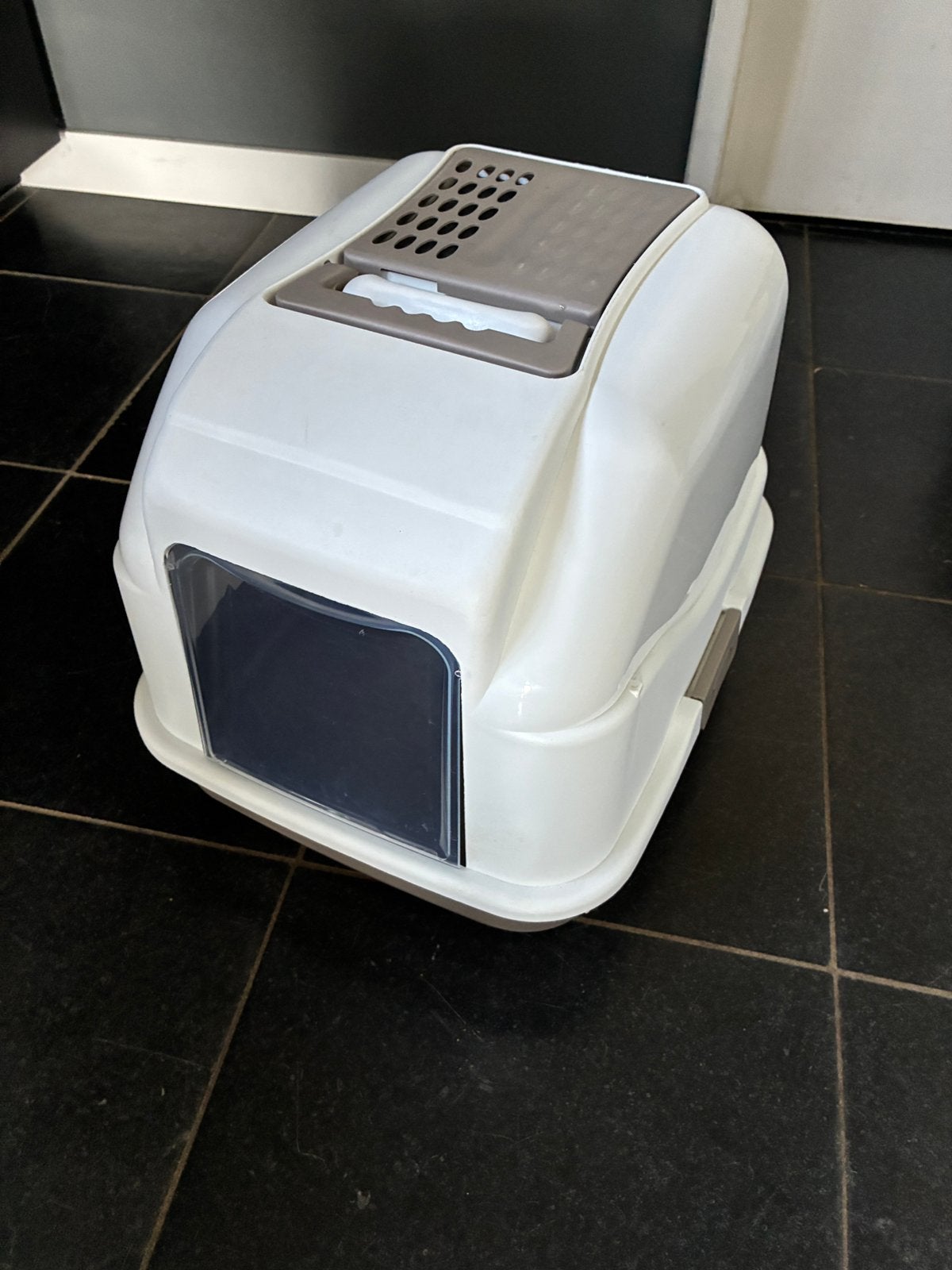 Kattenbak zo goed als nieuw, Ophalen, Zo goed als nieuw, Gesloten
