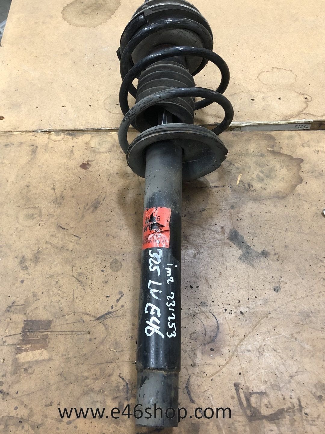 VEERPOOT SCHOKDEMPER BMW E46 LINKS, Gebruikt, -, -, Ophalen of Verzenden