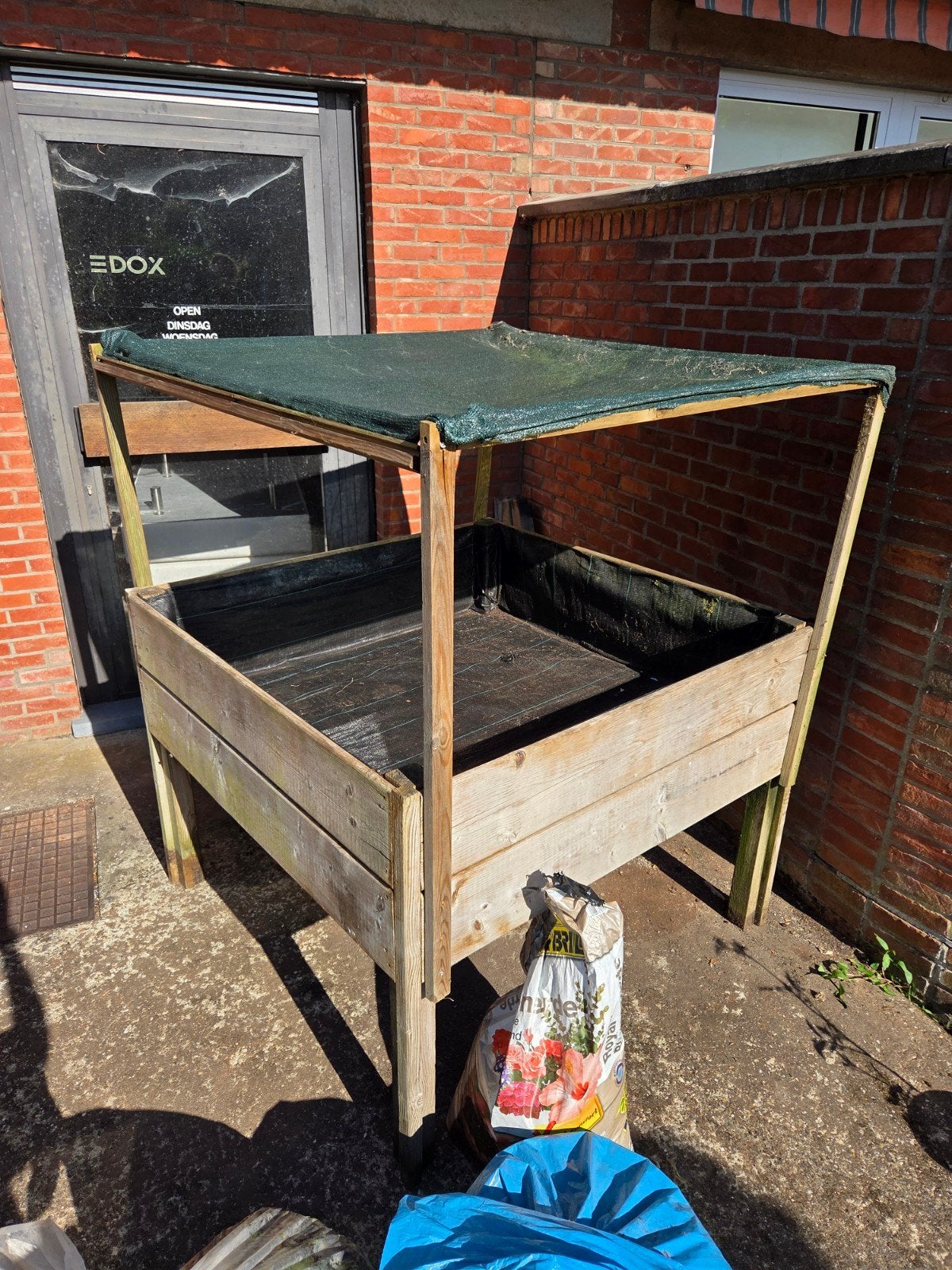 Moestuinbak met schaduwdoek en potgrond, Ophalen, 100 cm of meer, Vierkant, Zo goed als nieuw