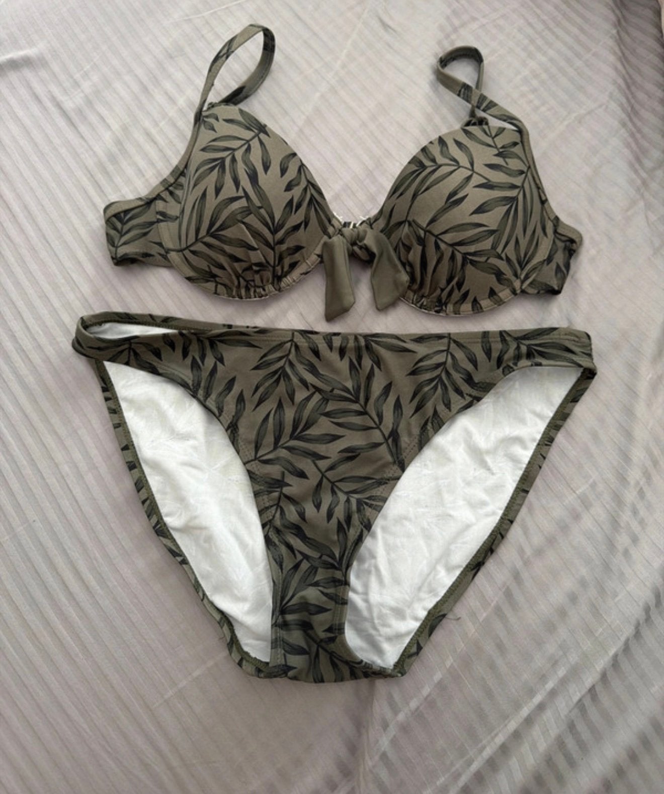 Bikini, Ophalen of Verzenden, Zo goed als nieuw, Groen, Bikini