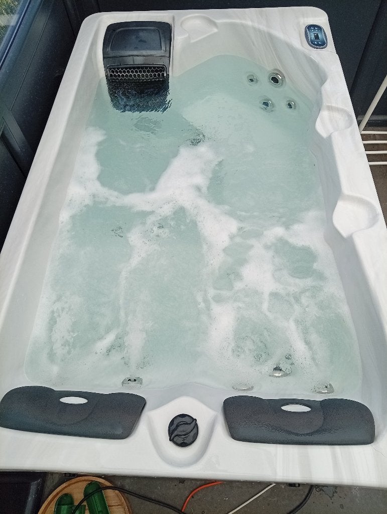 Jacuzzi 3 persoons, Tuin en Terras, Ophalen, Afdekzeil, Zo goed als nieuw, Vast