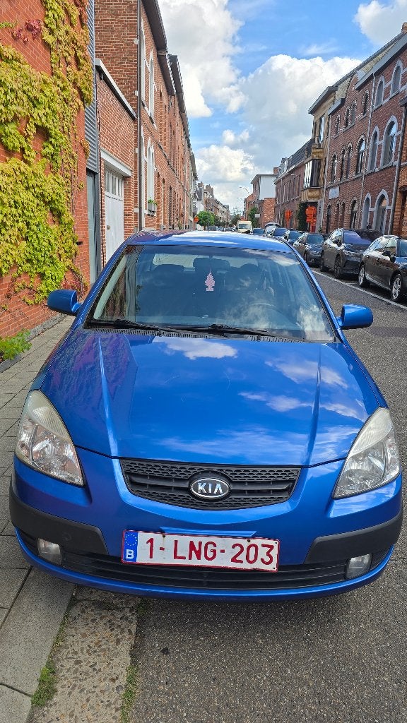 Kia Rio 1.5 CRDi (2009) — 5 portes soignée et fiable, Autos, 121 g/km, Achat, 1650 kg, Bleu