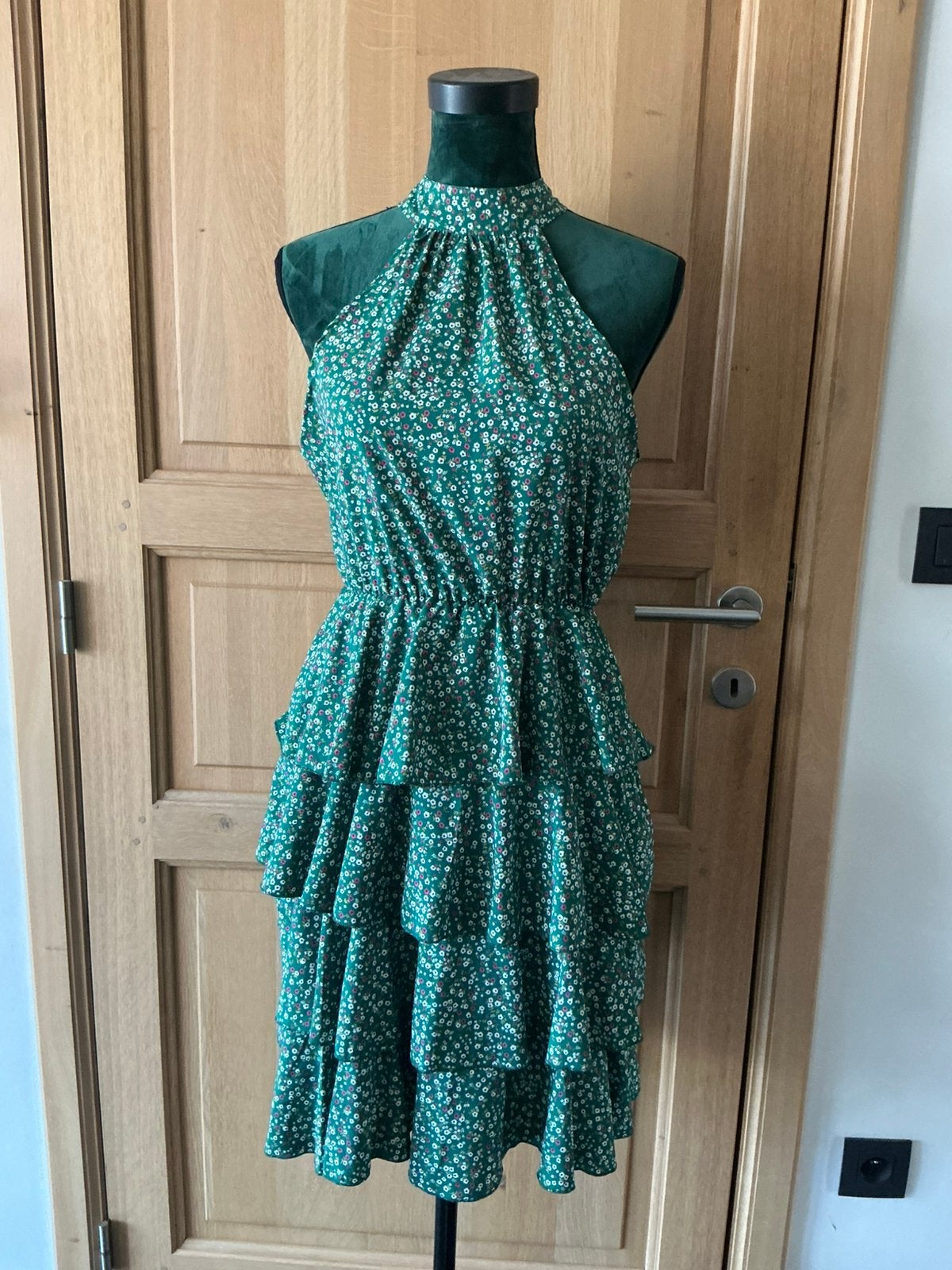 Robe taille M, Enlèvement ou Envoi, Neuf, Taille 38/40 (M), Vert