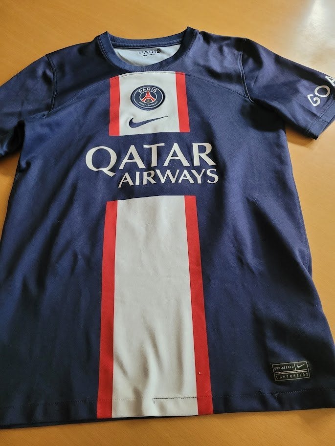 voetbalshirt PSG , kousen maat 147, Kinderen en Baby's, Kinderkleding | Maat 152, Ophalen of Verzenden, Zo goed als nieuw, Jongen of Meisje