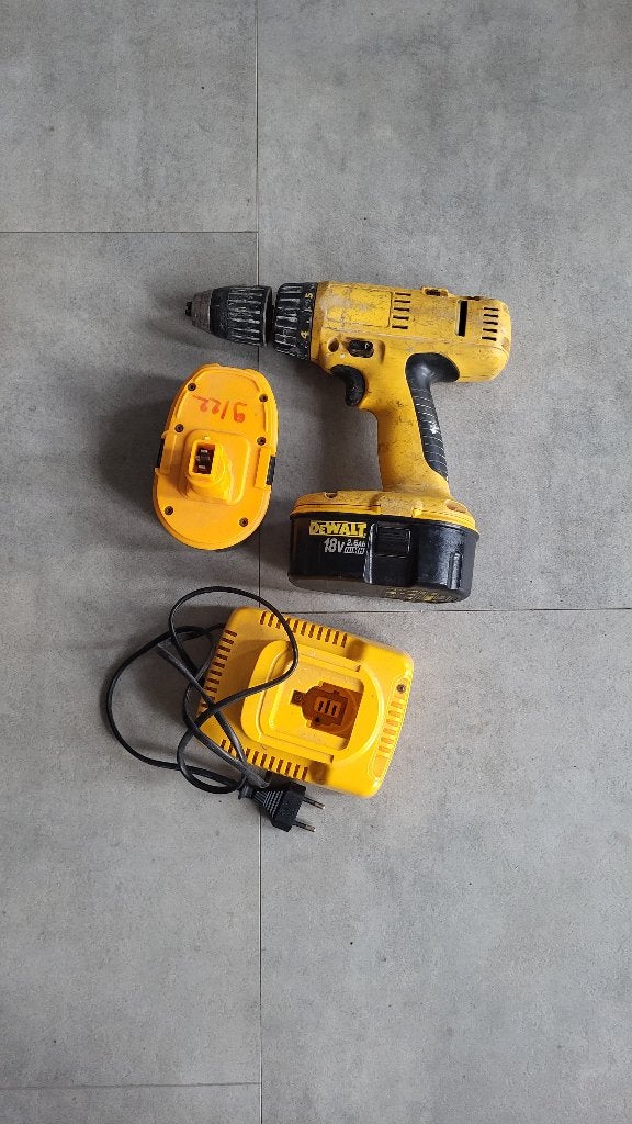 Dewalt 18 V, Bricolage & Construction, Enlèvement, Utilisé, Foreuse et Perceuse, Mécanisme de percussion