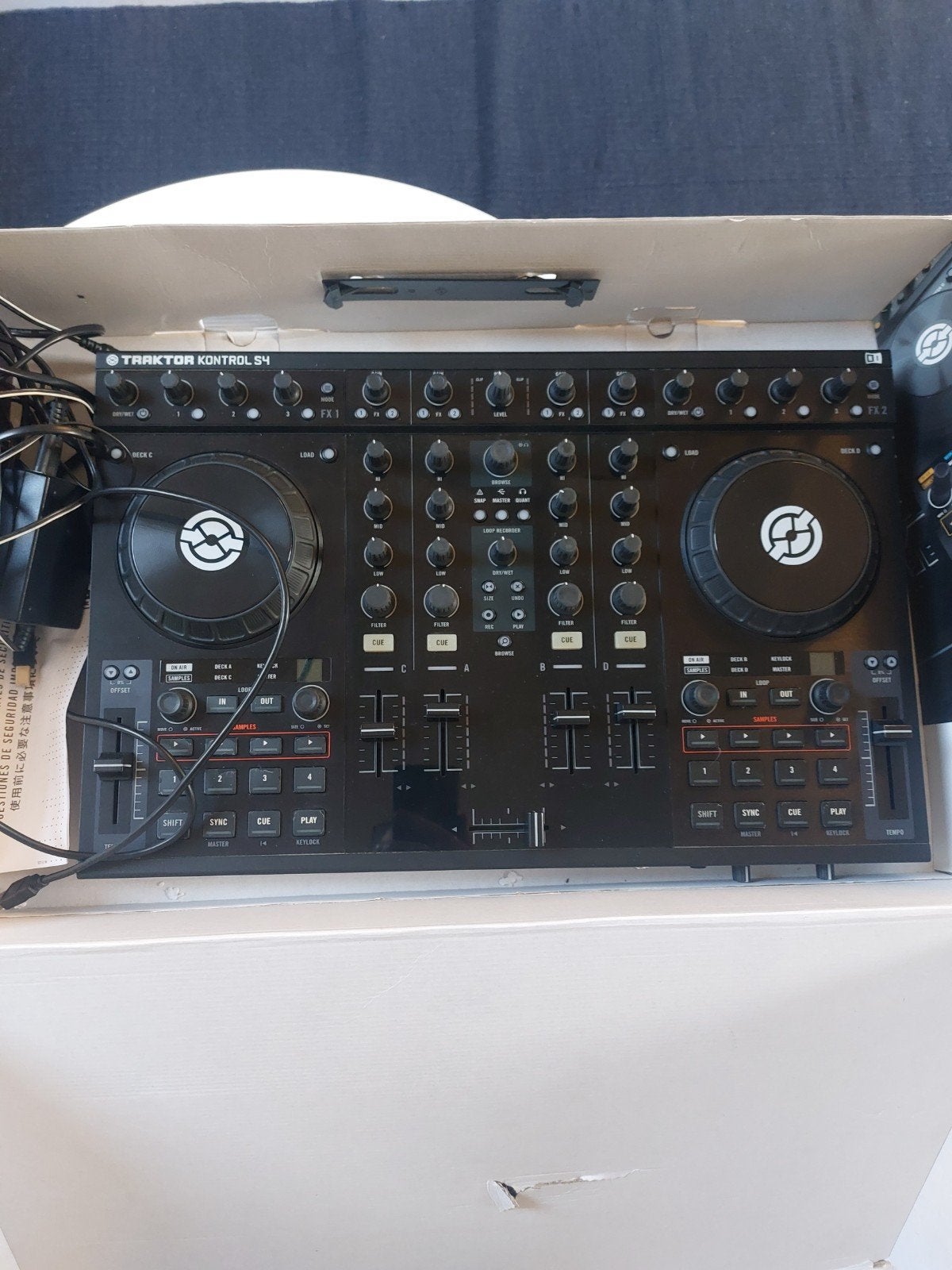 Traktor dj kontrol S4, Muziek en Instrumenten, Ophalen