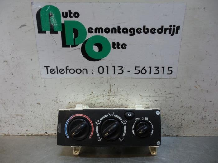 Panneau de commandes chauffage d'un Renault Scenic (Scenic 9, Renault, -, Utilisé, -