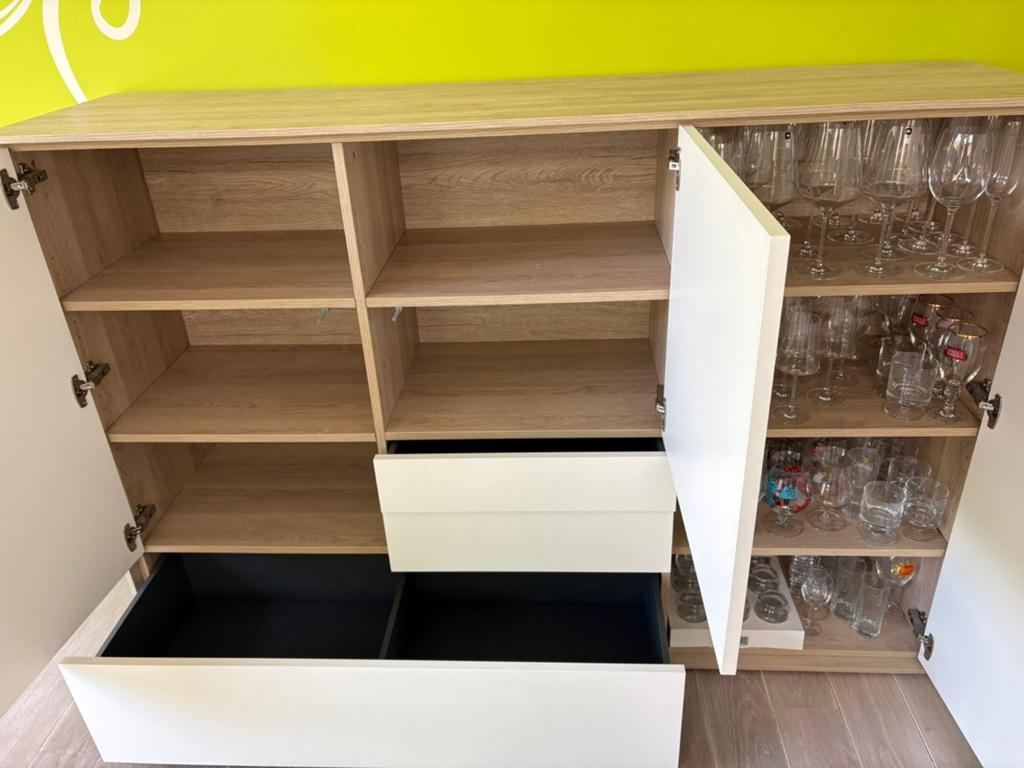 177B 46D 121H, Huis en Inrichting, Kasten | Dressoirs, Ophalen