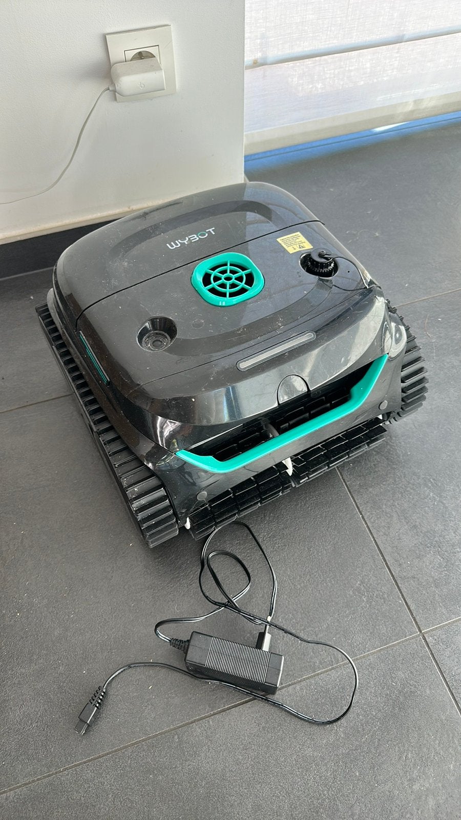 Wybot draadloze zwembad bodem en wand reiniger, Tuin en Terras, Ophalen, Zo goed als nieuw