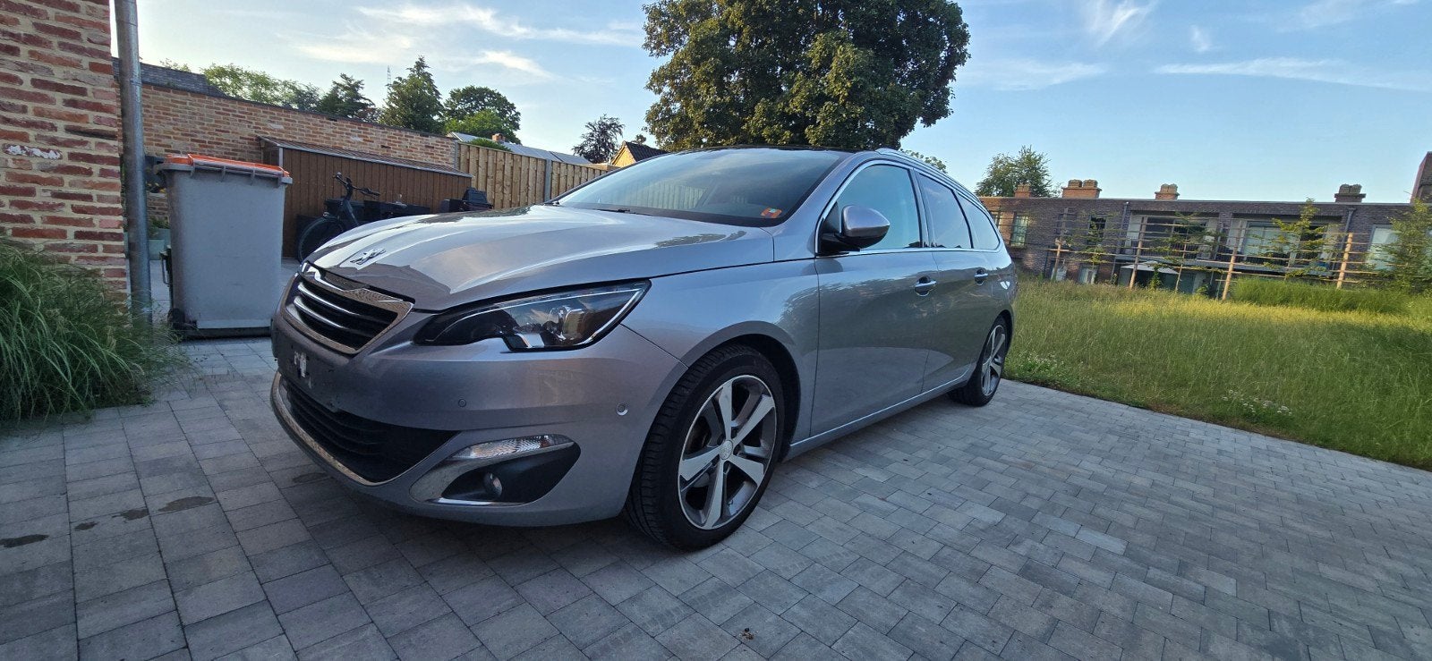 Peugeot 308 sw Feline - Diesel - 126800km, Auto's, Peugeot, Particulier, Achteruitrijcamera, Airconditioning, Bluetooth, Cruise Control