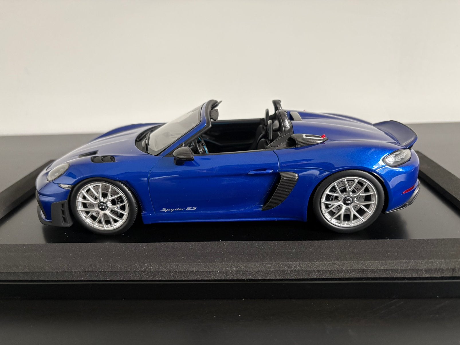 Porsche 718 Spyder RS 1/18 Spark, Enlèvement, Comme neuf