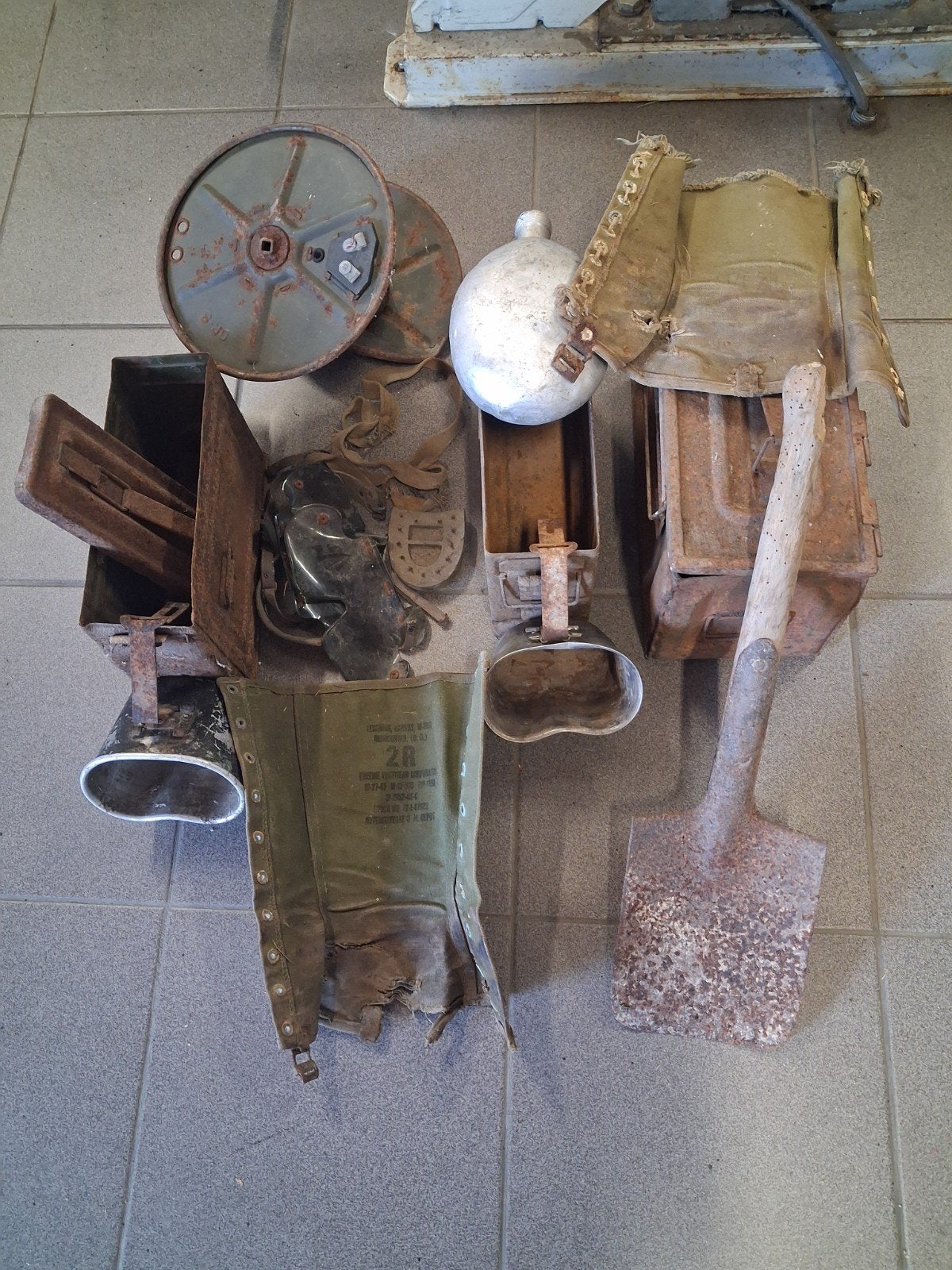 lot militaria ww2 région recogne pres de bastogne, Enlèvement ou Envoi