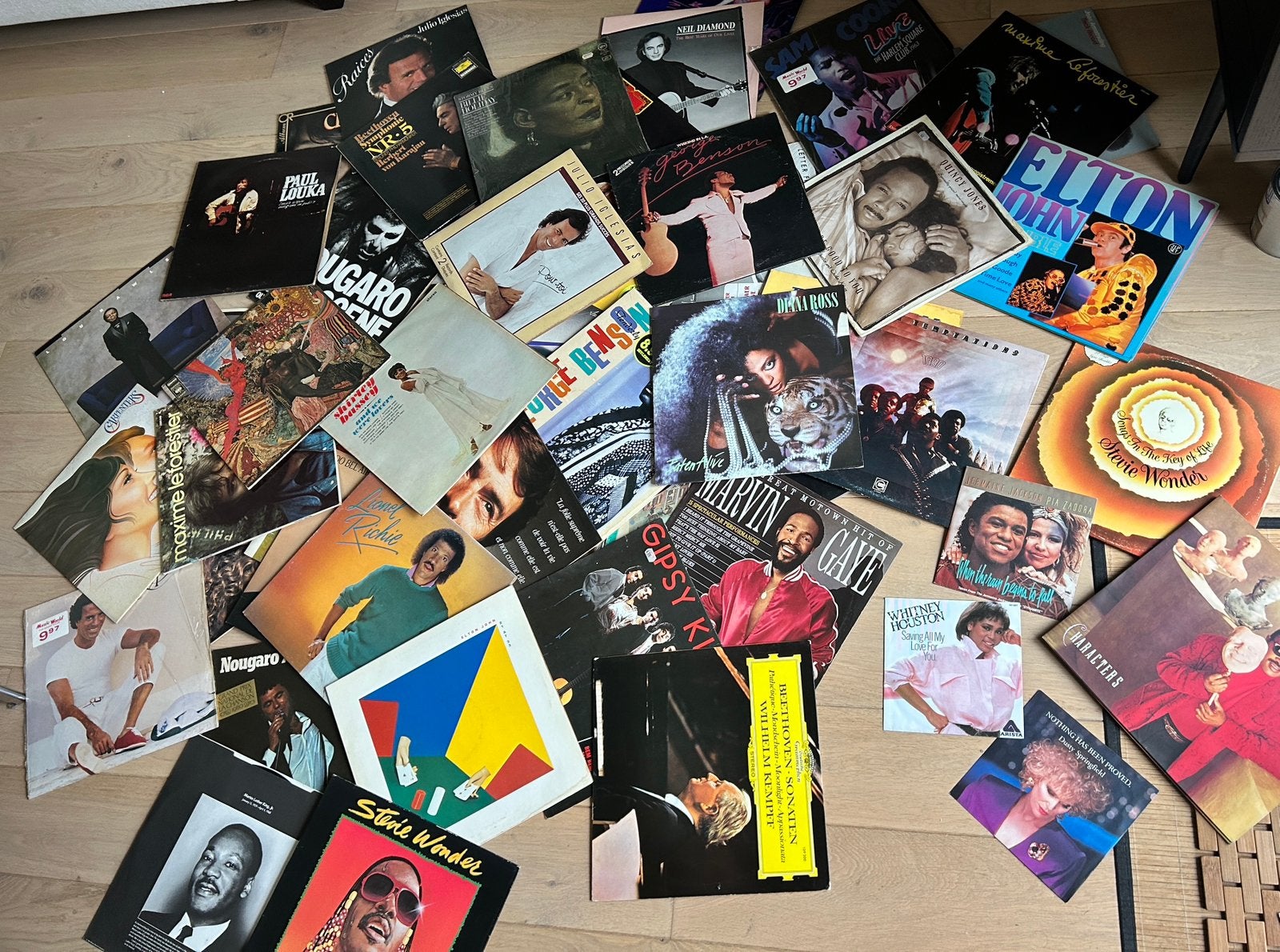 60 disques de 33 tours et 3 de 45 tours ( voici qq photos ), Enlèvement