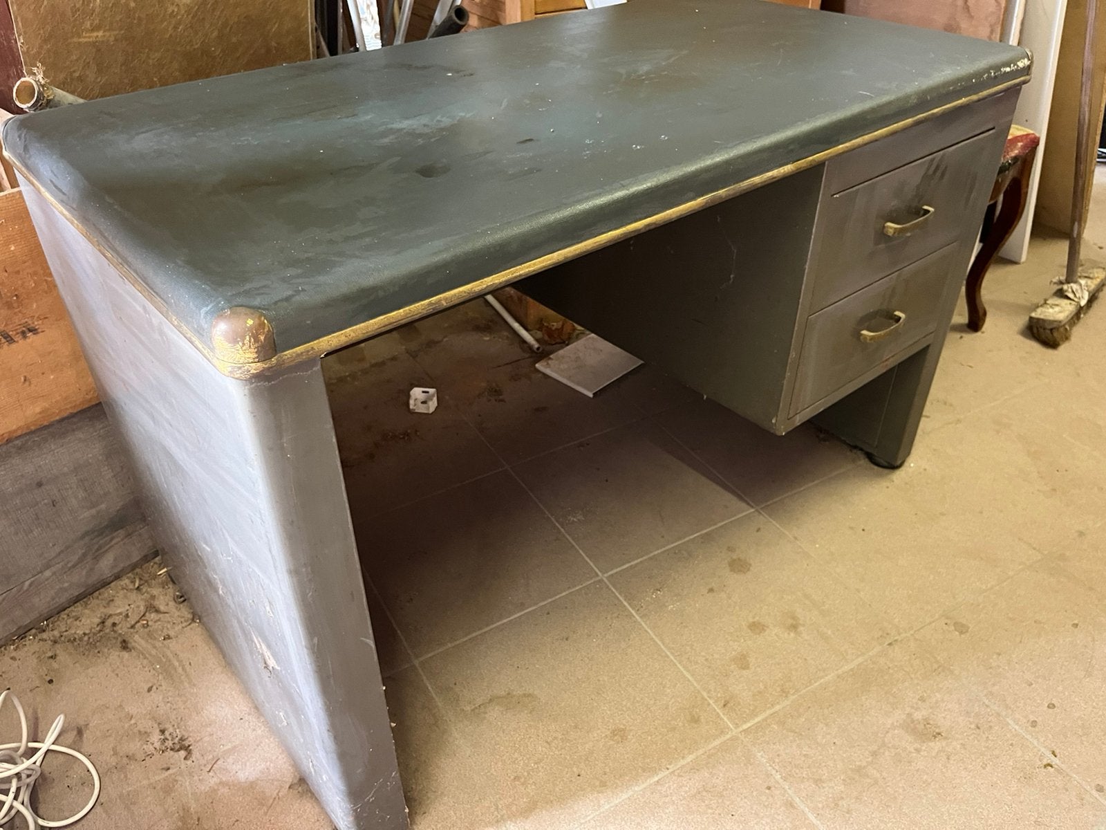Bureautafel leger kaki groen type leger., Ophalen