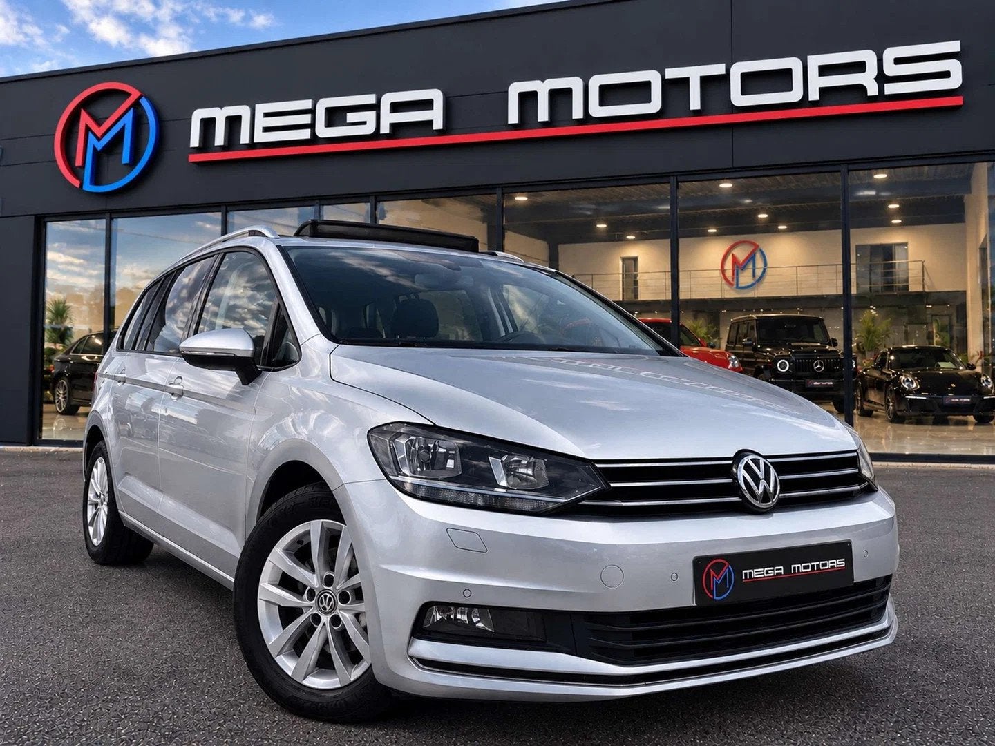 Volkswagen Touran 1.6 TDi 116CV HiGHLiNE" DiSTRONiC PANO CAR, Autos, Cuir, Argent ou Gris, Euro 6, Entreprise