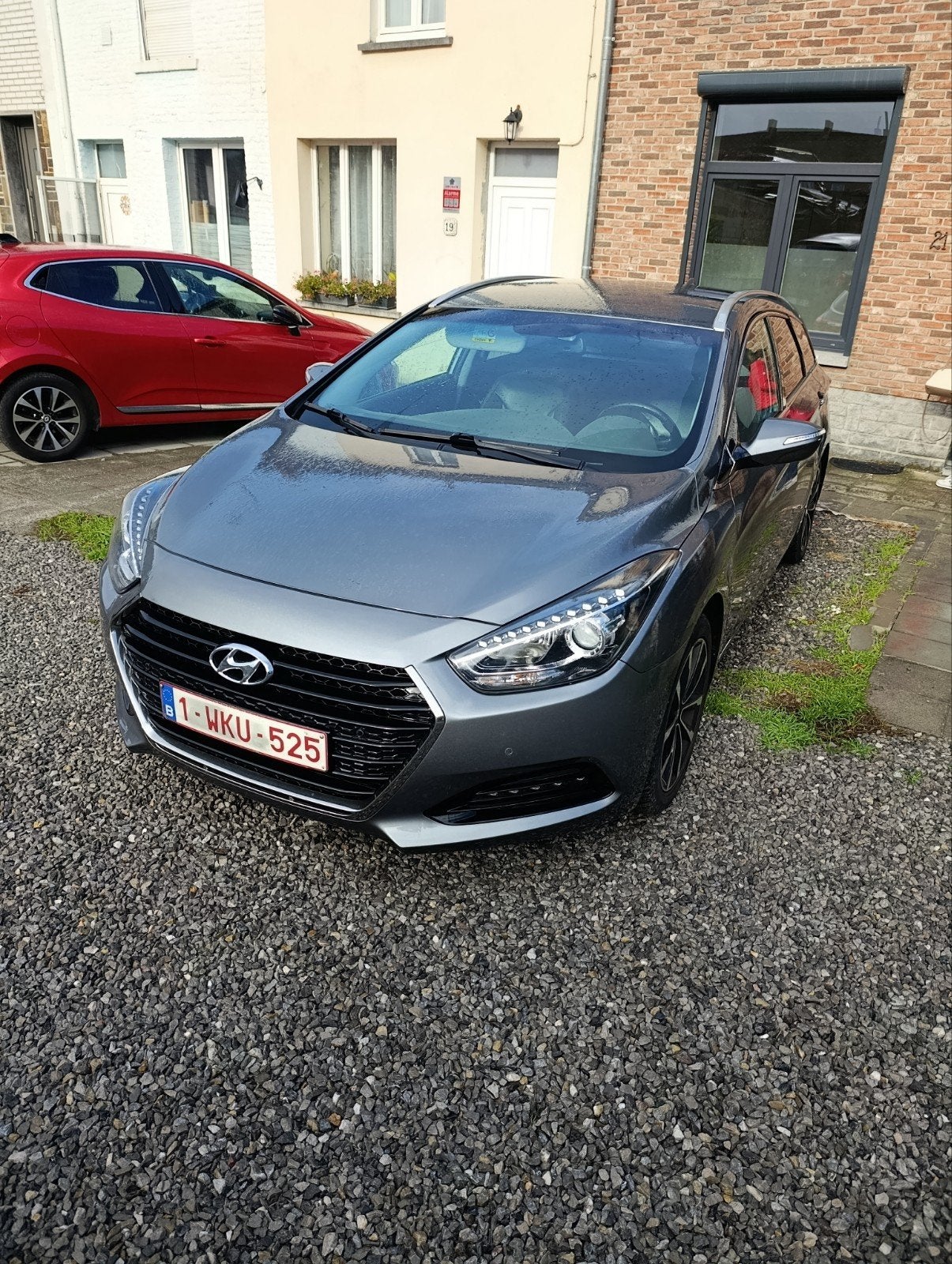 hyundai i40 178000 kilomètres boîte automatique, Cuir, Argent ou Gris, Achat, Euro 6