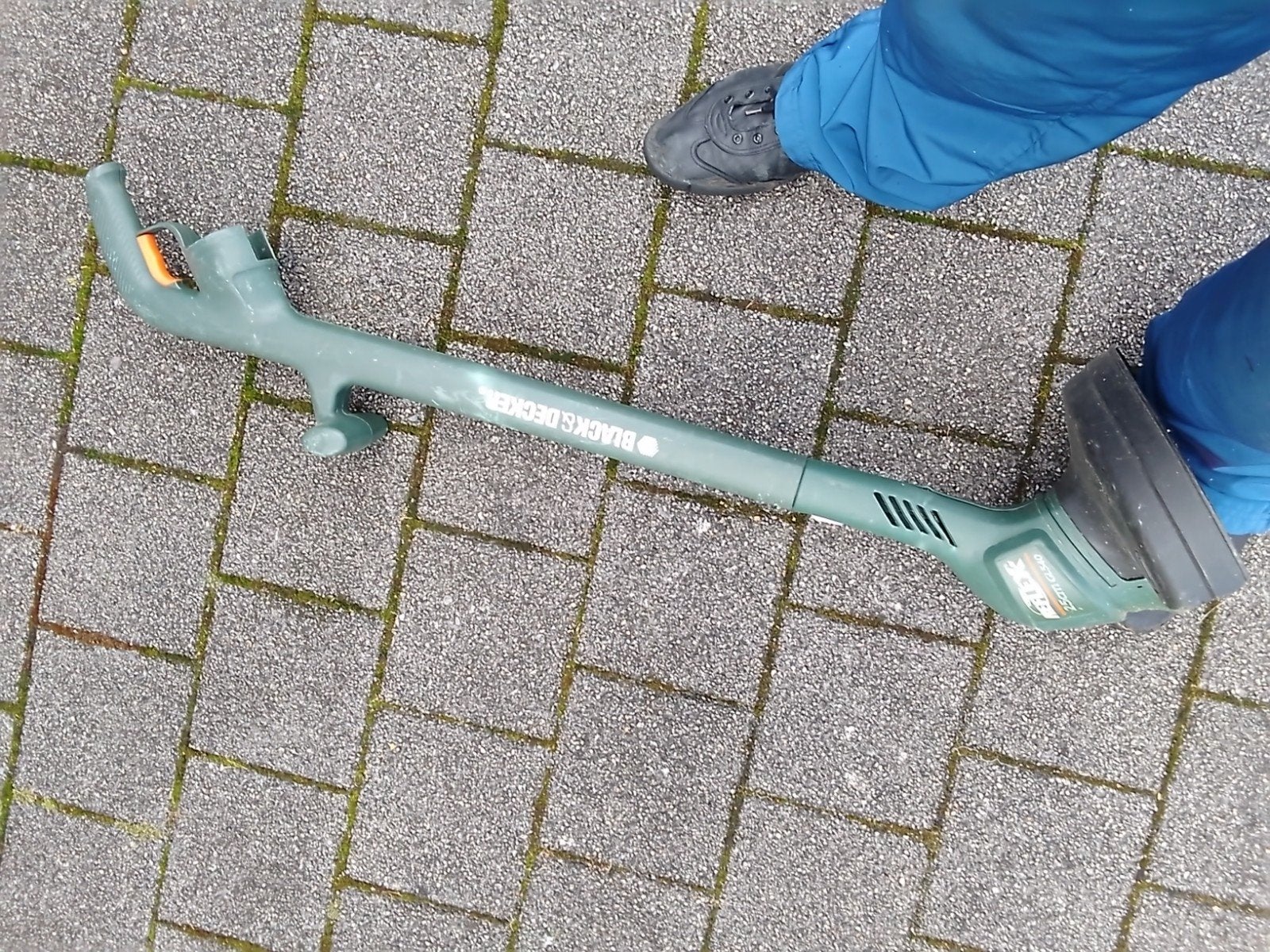 kantsnijder Black en Decker 14 euro Herselt richting Westerl, Tuin en Terras, Ophalen